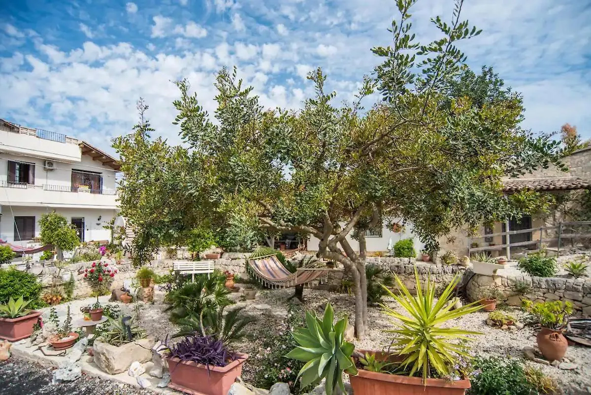 La Villa Del Conte Scicli Guest house